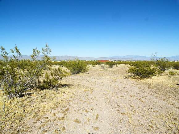 2.35 Acres of Residential Land for Sale in Golden Valley, Arizona