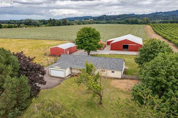 4.62 Acres of Residential Land with Home for Sale in Newberg, Oregon