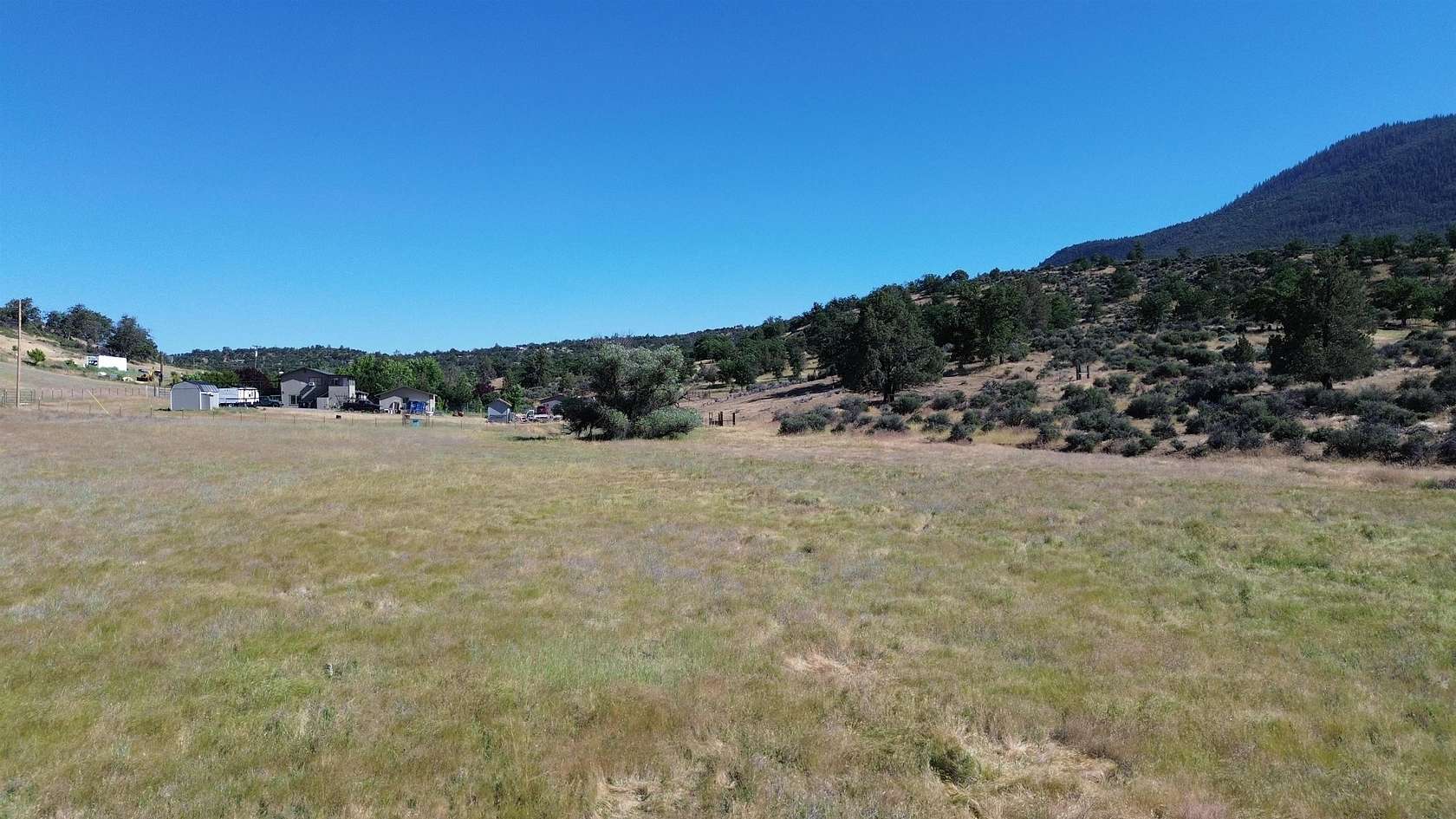 1.23 Acres of Residential Land for Sale in Hornbrook, California