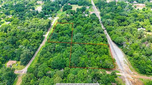 1.47 Acres of Mixed-Use Land for Sale in Palestine, Texas