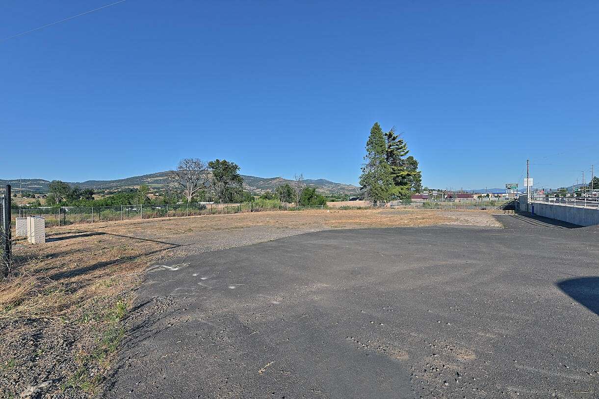 0.5 Acres of Commercial Land for Sale in Medford, Oregon