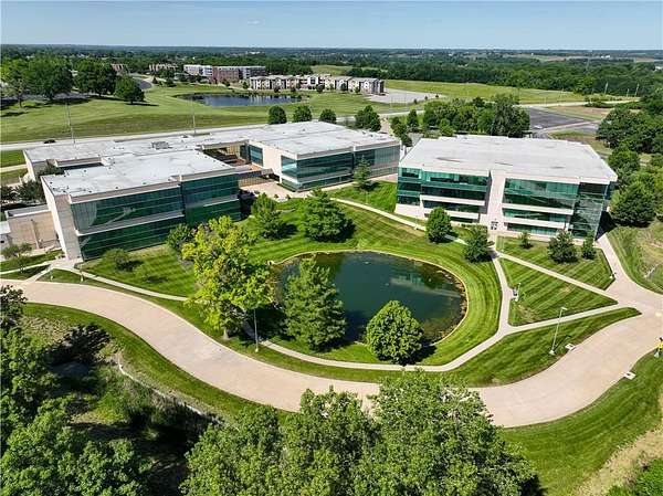 27.7 Acres of Commercial Land for Lease in St. Joseph, Missouri