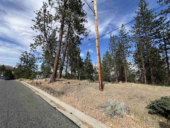 0.75 Acres of Residential Land for Sale in Yreka, California