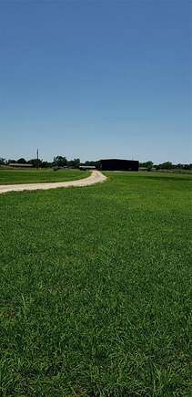 3.564 Acres of Improved Commercial Land for Sale in Sulphur Springs, Texas