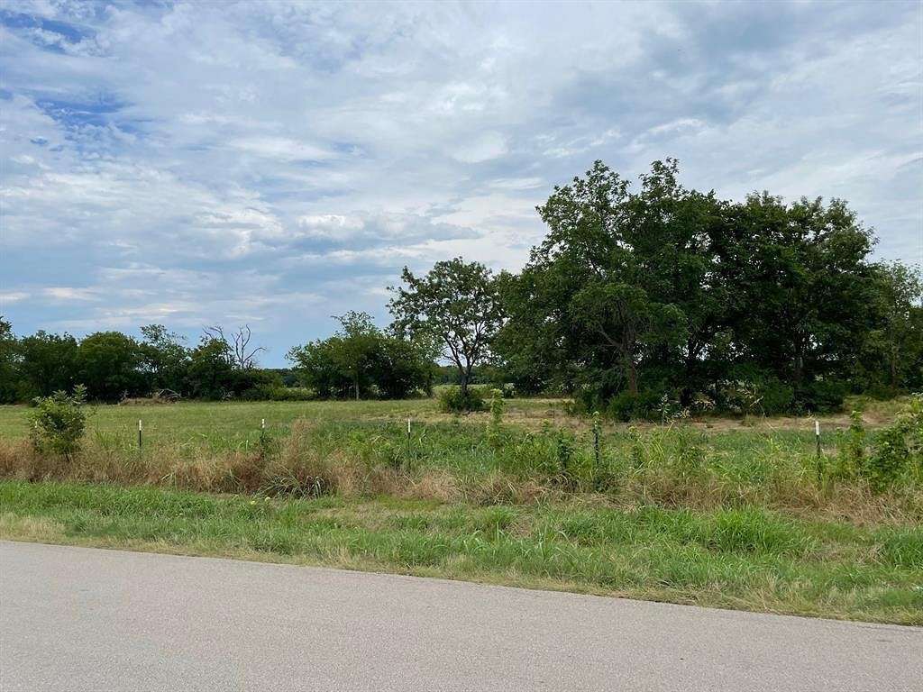 2.5 Acres of Residential Land for Sale in McLendon-Chisholm, Texas