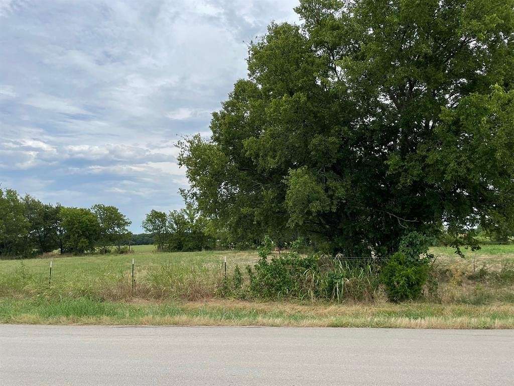 2.5 Acres of Residential Land for Sale in McLendon-Chisholm, Texas