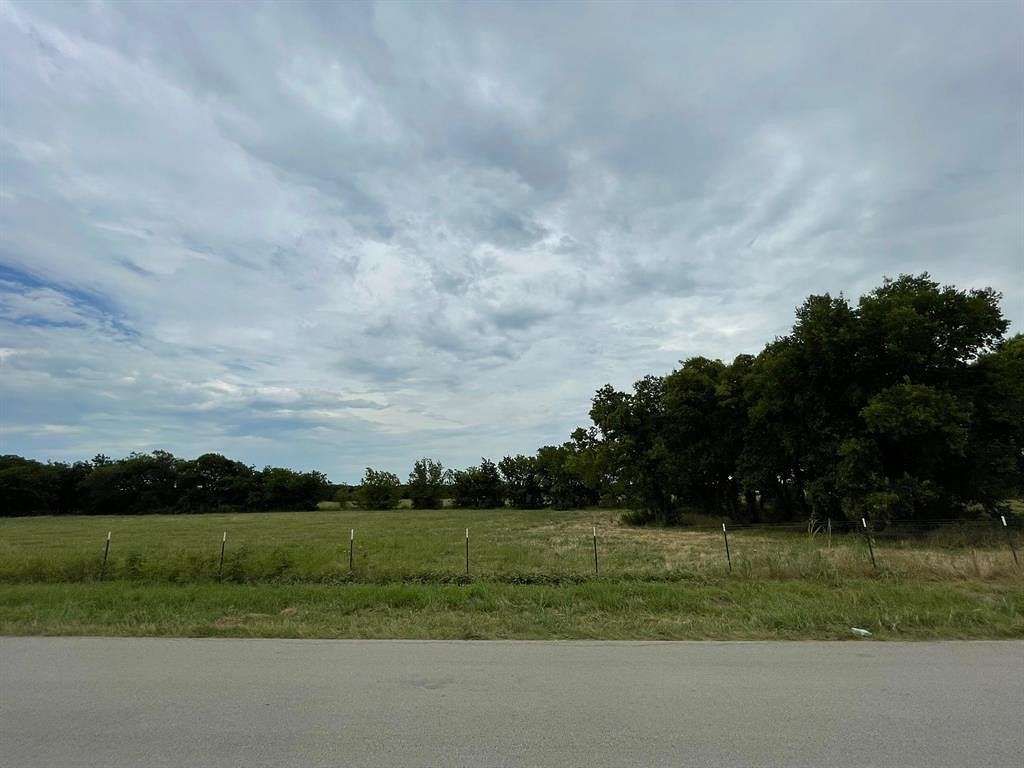 2.5 Acres of Residential Land for Sale in McLendon-Chisholm, Texas