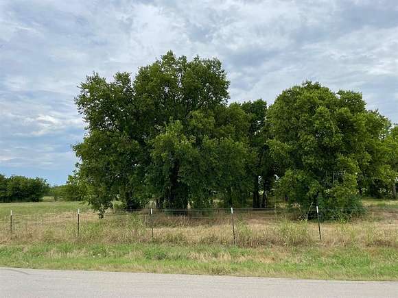 2.5 Acres of Residential Land for Sale in McLendon-Chisholm, Texas