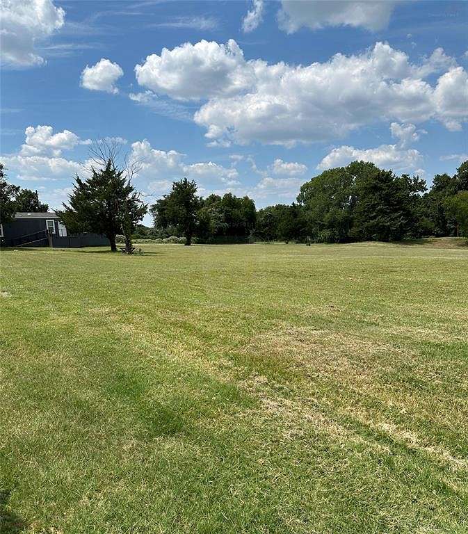 2.5 Acres of Residential Land with Home for Sale in Gainesville, Texas