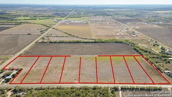 3.003 Acres of Residential Land for Sale in Natalia, Texas