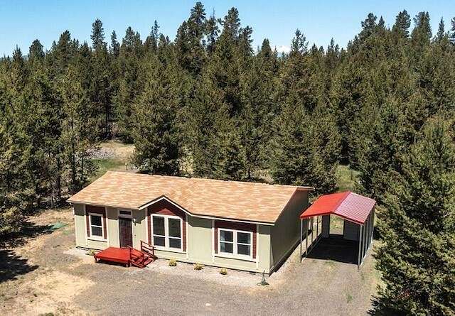 2.5 Acres of Residential Land with Home for Sale in La Pine, Oregon