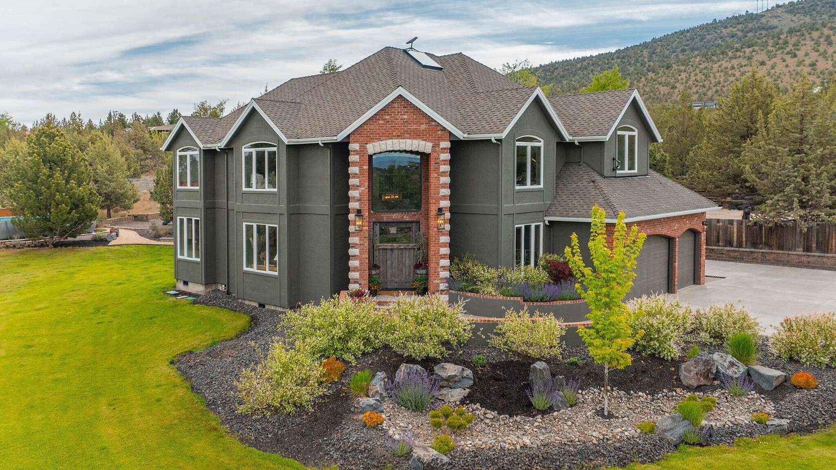 5 Acres of Residential Land with Home for Sale in Powell Butte, Oregon