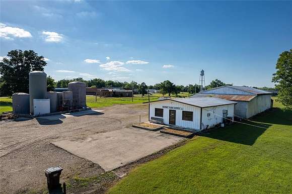 2.65 Acres of Improved Commercial Land for Sale in Deport, Texas