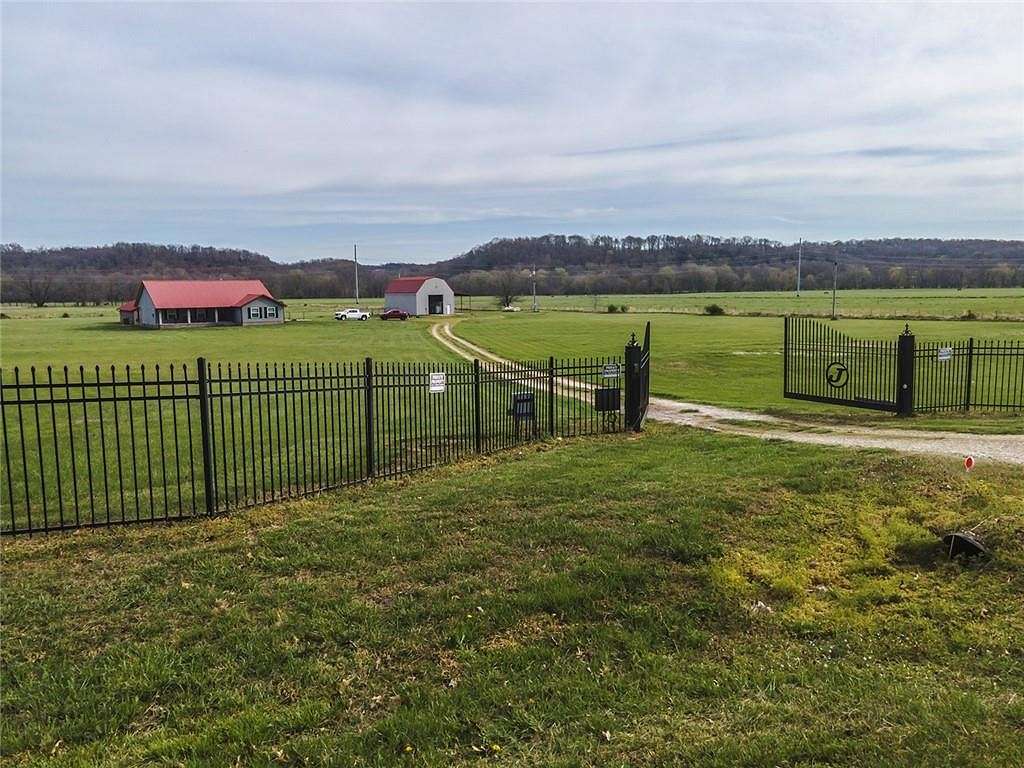 6 Acres of Residential Land with Home for Sale in Prairie Grove, Arkansas