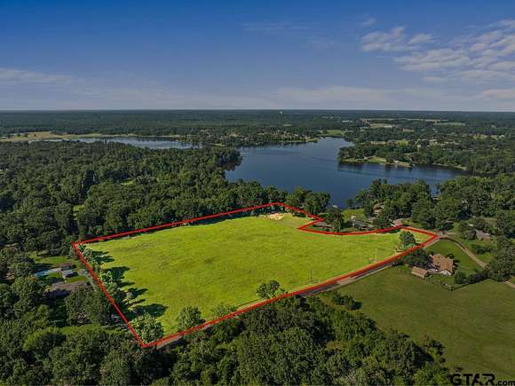 8.645 Acres of Residential Land for Sale in Mount Pleasant, Texas