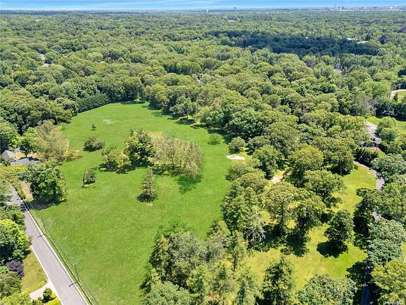 15.33 Acres of Mixed-Use Land for Sale in Old Westbury, New York