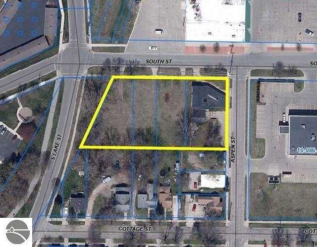 0.93 Acres of Mixed-Use Land for Sale in Cadillac, Michigan