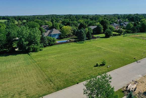 0.65 Acres of Residential Land for Sale in Sycamore, Illinois