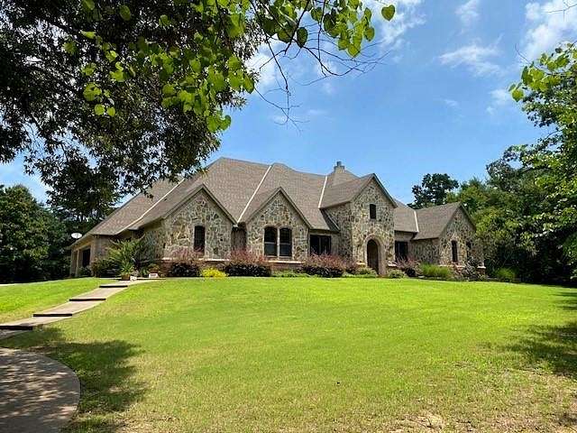 3.214 Acres of Residential Land with Home for Sale in Athens, Texas