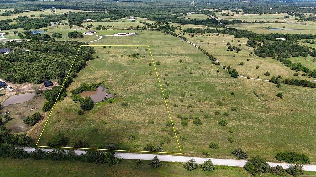 11.751 Acres of Land for Sale in Whitesboro, Texas