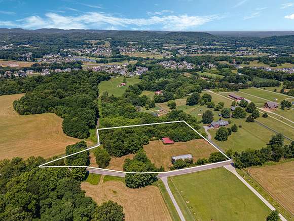5 Acres of Land for Sale in College Grove, Tennessee