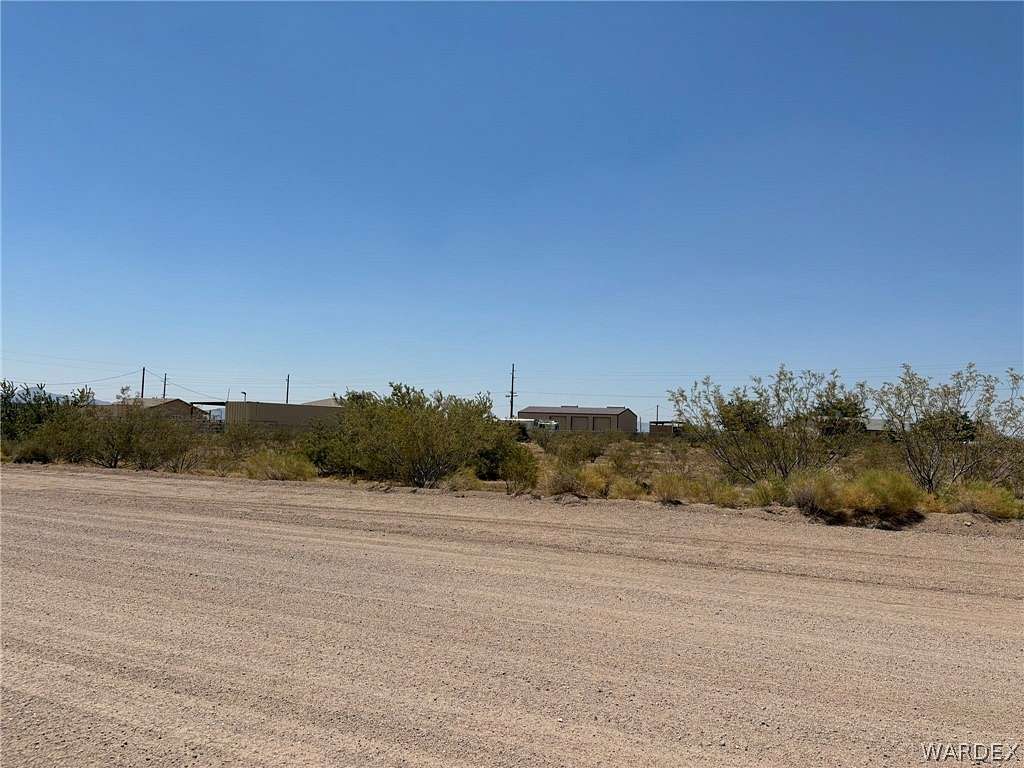1.09 Acres of Residential Land for Sale in Golden Valley, Arizona