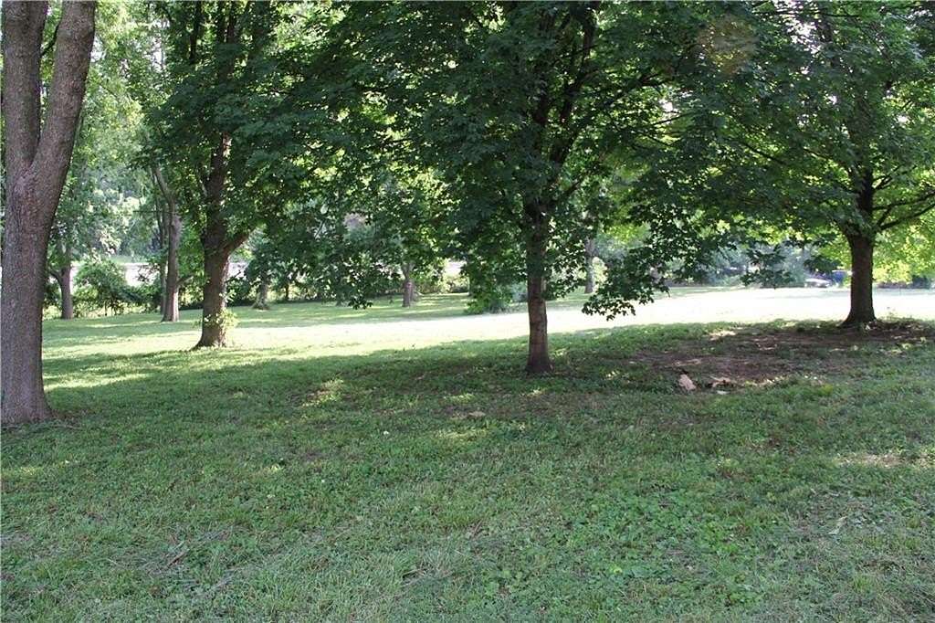 1.2 Acres of Residential Land for Sale in St. Joseph, Missouri