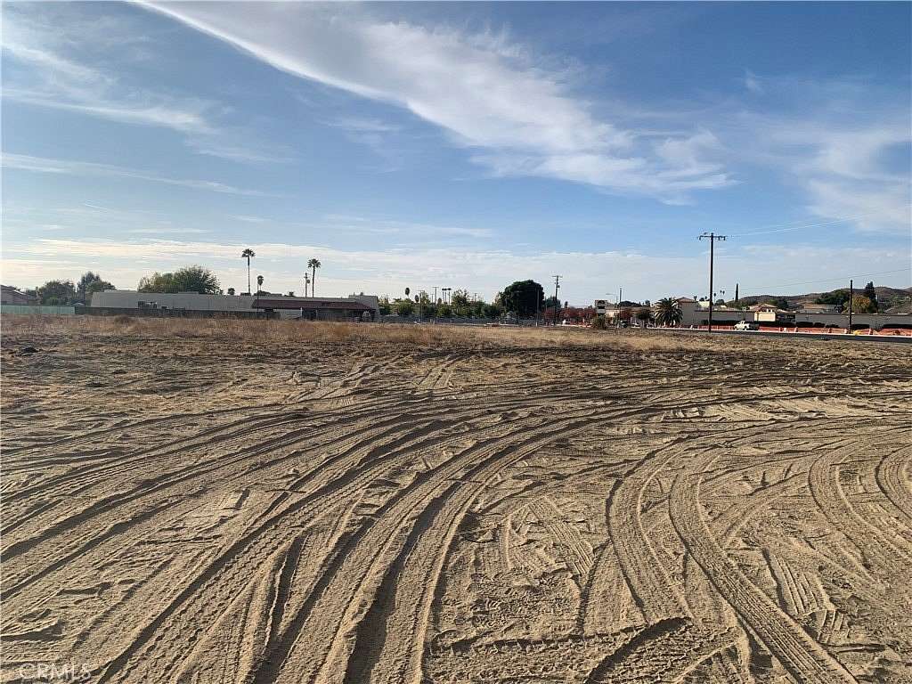 2.59 Acres of Commercial Land for Sale in Hemet, California