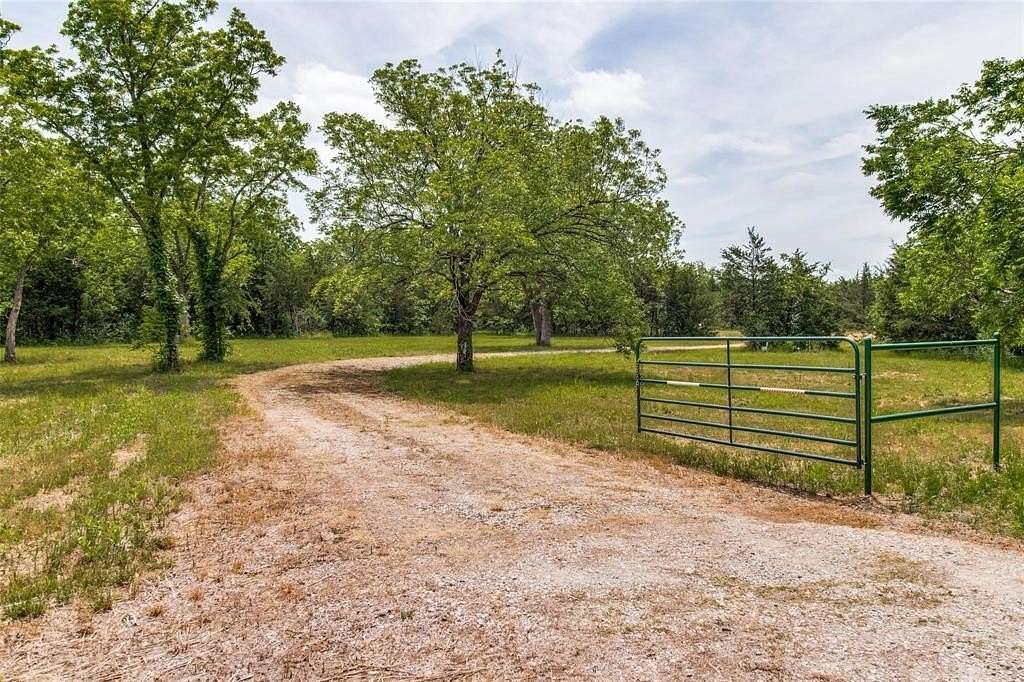 17.93 Acres of Improved Land for Sale in Wolfe City, Texas