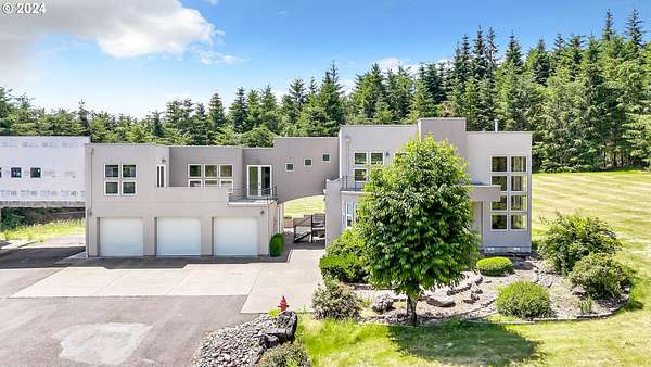 63.1 Acres of Land with Home for Sale in Pleasant Hill, Oregon