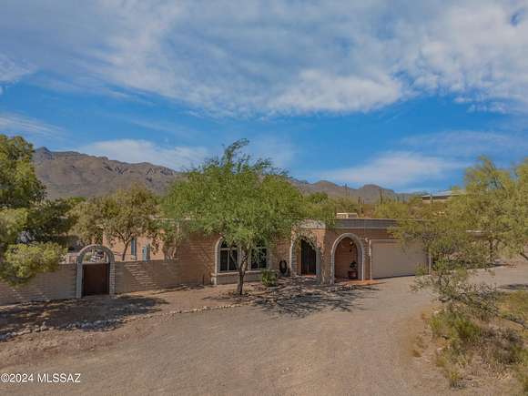 3.26 Acres of Residential Land with Home for Sale in Tucson, Arizona