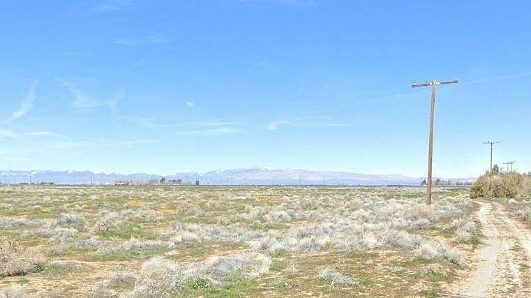 2.482 Acres of Land for Sale in Lancaster, California
