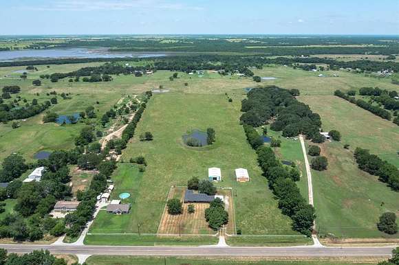 17.223 Acres of Land with Home for Sale in Terrell, Texas