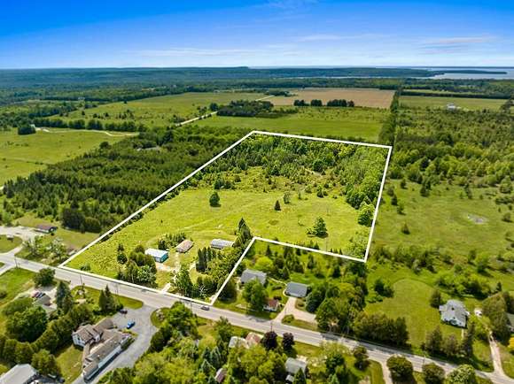 18 Acres of Improved Mixed-Use Land for Sale in Sister Bay, Wisconsin