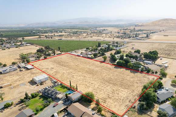 5 Acres of Land for Sale in Porterville, California