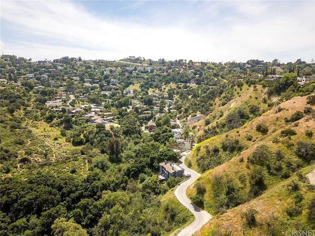 0.176 Acres of Land for Sale in Sherman Oaks, California