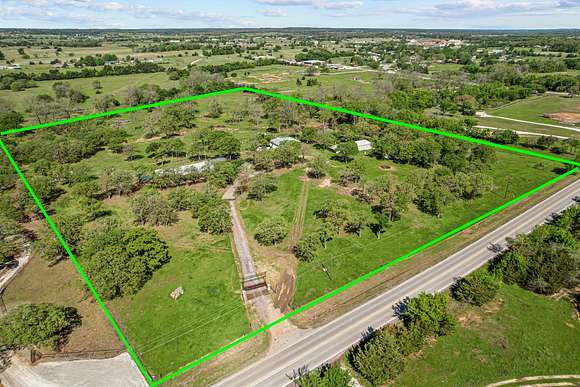 20 Acres of Agricultural Land with Home for Auction in Callisburg, Texas