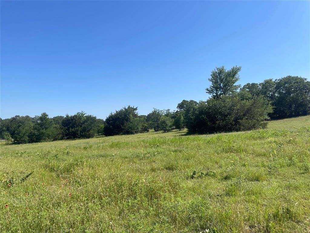 6 Acres of Residential Land for Sale in Collinsville, Texas