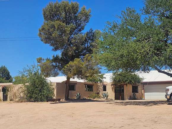 18.29 Acres of Land with Home for Sale in Benson, Arizona