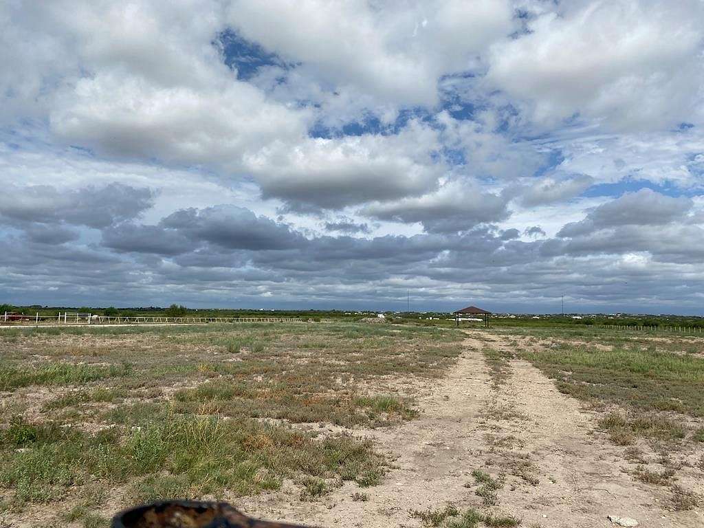 10.04 Acres of Agricultural Land for Sale in Eagle Pass, Texas