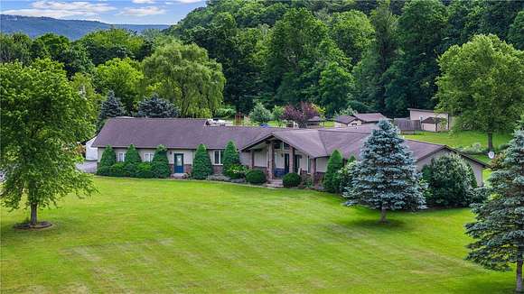 4.133 Acres of Residential Land with Home for Sale in Bath, New York