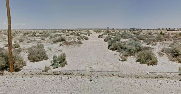 7.66 Acres of Land for Sale in Lancaster, California