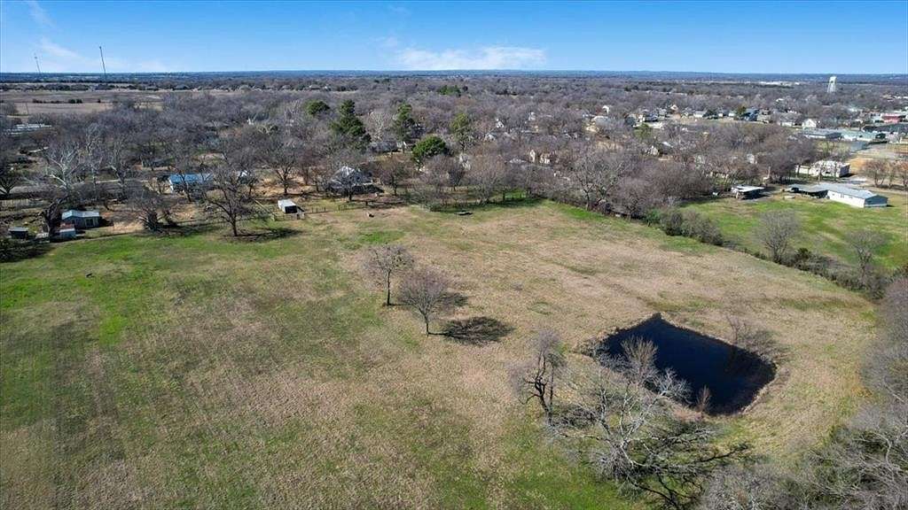 6.354 Acres of Agricultural Land for Sale in Bells, Texas