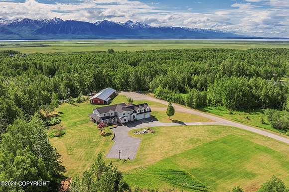 3 Acres of Improved Commercial Land for Sale in Wasilla, Alaska