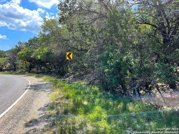 1.549 Acres of Residential Land for Sale in Lakehills, Texas