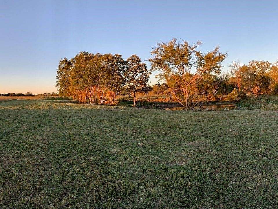 5.5 Acres of Land for Sale in Corsicana, Texas
