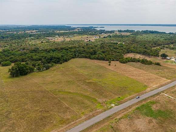 5.5 Acres of Land for Sale in Corsicana, Texas