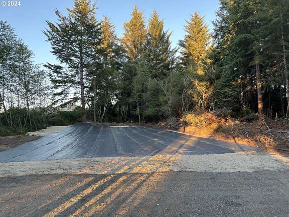 0.11 Acres of Residential Land for Sale in Coos Bay, Oregon