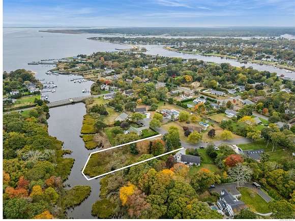 0.92 Acres of Residential Land for Sale in Center Moriches, New York