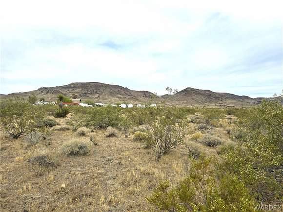 4.6 Acres of Land for Sale in Golden Valley, Arizona